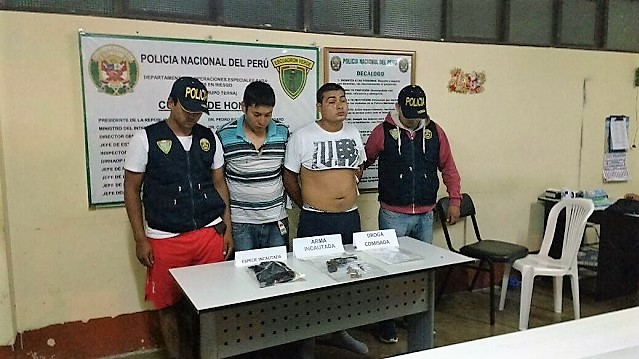 Intervienen a 2 sujetos sospechosos frente a Balanza Moviza en Chimbote, uno estaba armado