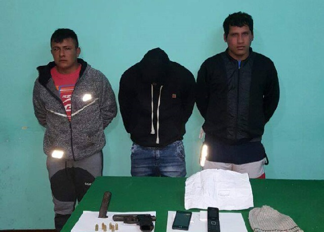 Policías detienen a delincuentes que iban a asaltar a mano armada a prestamista de dinero en Chimbote