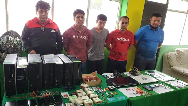Intervienen a 5 sujetos por presuntamente desbloquear y comercializar teléfonos robados en Chimbote