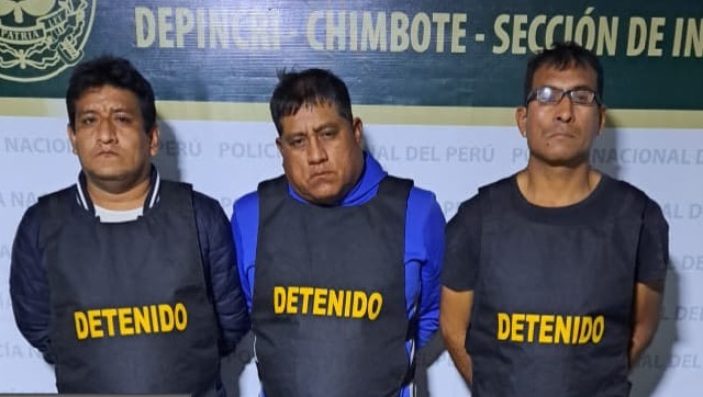 Policías intervienen a tres presuntos delincuentes e incautan un arma de fuego en Chimbote