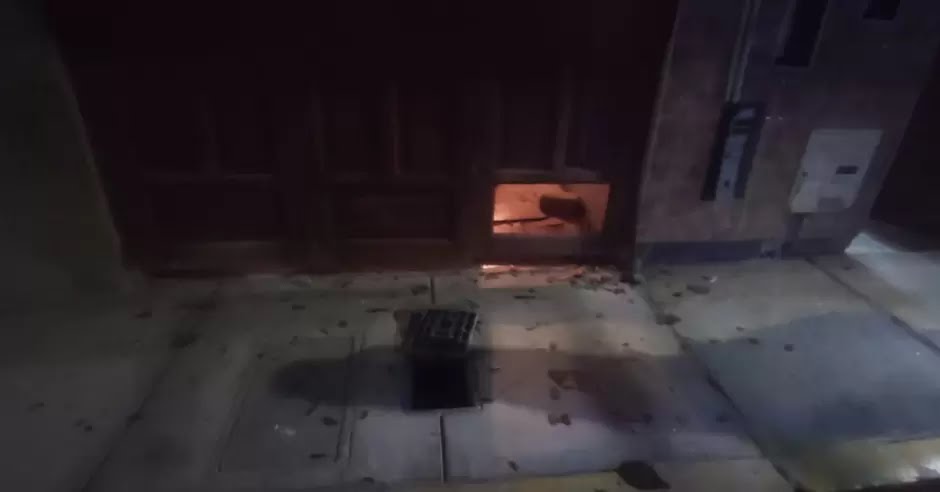  Sujeto detonó un artefacto explosivo en la puerta de una vivienda en Las Brisas