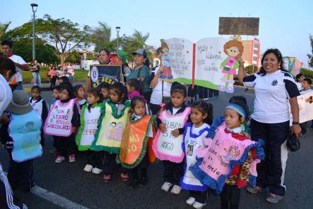 Colegios de Nuevo Chimbote participaron en celebración por Día del Libro