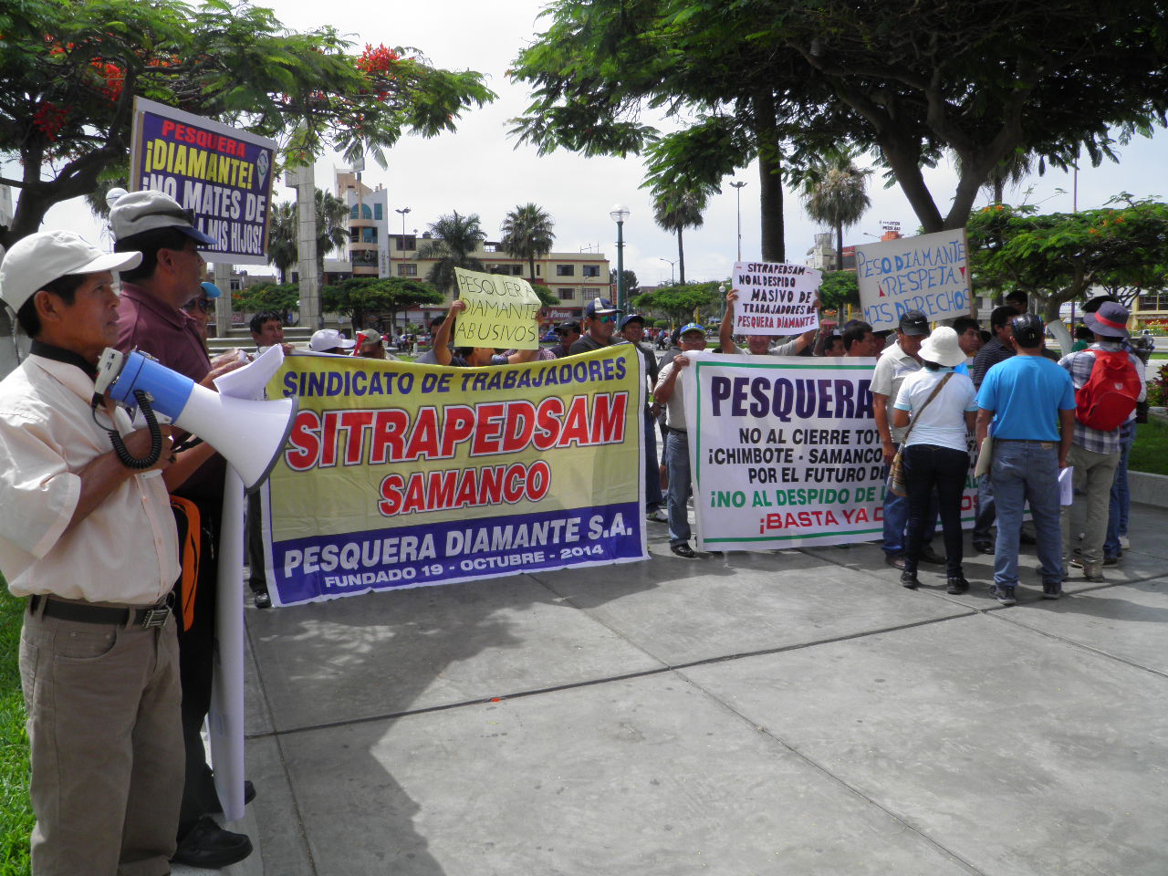 Chimbote: vuelven a protestar trabajadores despedidos de empresa Diamante