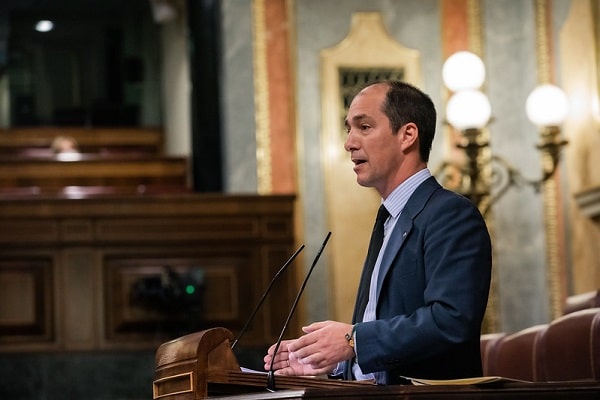 Parlamentario español de Vox denunció que segunda vuelta de Perú tiene enormes “indicios de corrupción”