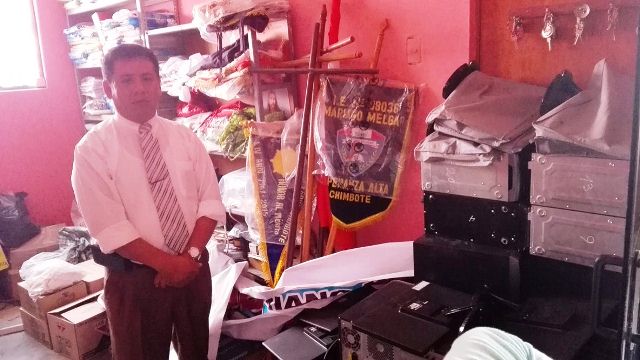 Siete alumnos implicados en robo de 16 memorias en el colegio Mariano Melgar de Chimbote