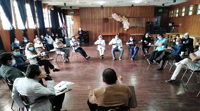Director de Hospital Regional de Nuevo Chimbote realiza reunión por tercera ola