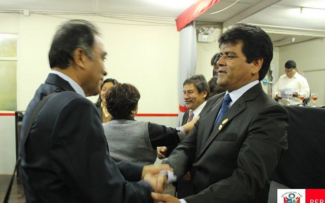 Asume nuevo director de la UGEL Santa y promete no politizar su gestión 