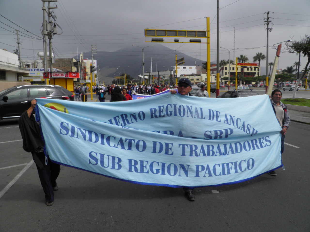 Chimbote: Trabajadores de la Producción, Diretra y Subregión se movilizan por deuda de incentivos laborales