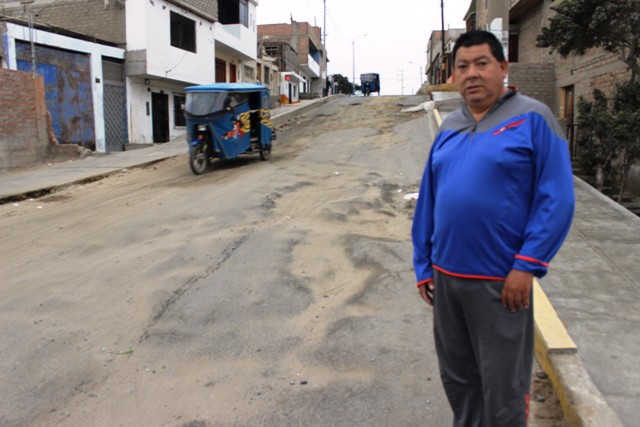 Chimbote: No arreglan la pista y tampoco resarcen a afectados por aniego en “El Progreso”
