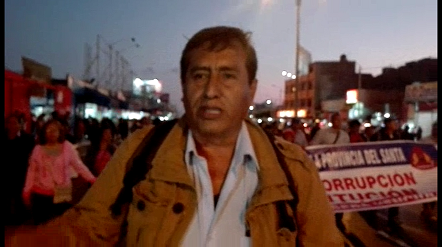 Organizaciones agrupadas en el Frente de Defensa protestan contra la corrupción en Chimbote