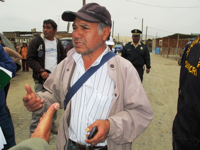 Dirigente del Mercado 2 de Mayo Pedro Reyes se elige por tercera vez en accidentada asamblea