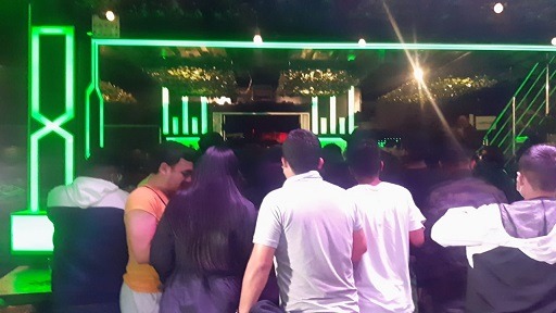 Intervienen a casi 200 covidiotas dentro de discoteca que atiende en pleno estado de emergencia