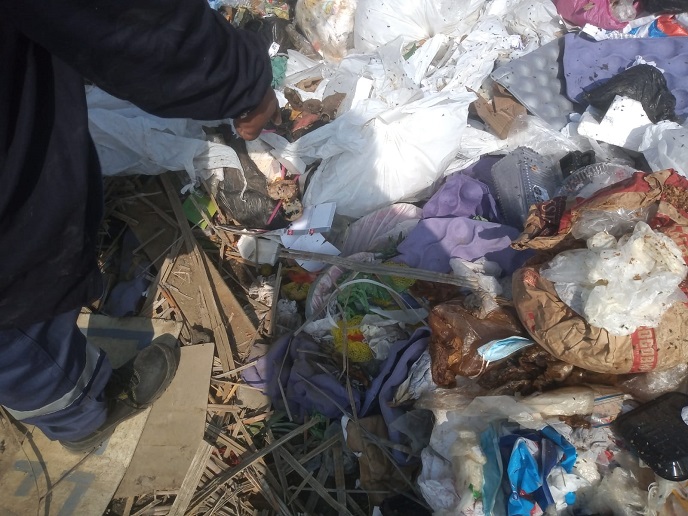 MPS multa a operadora contratada por supermercado por arrojar residuos en la vía pública