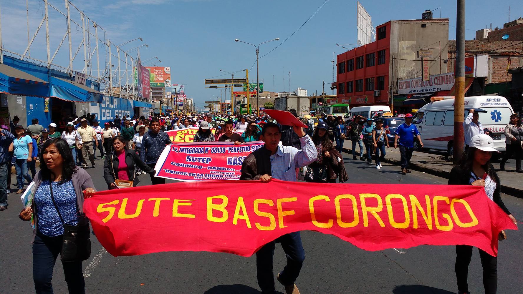 Docentes en huelga del Santa, Pallasca y Corongo se movilizan para exigir atención de sus reclamos