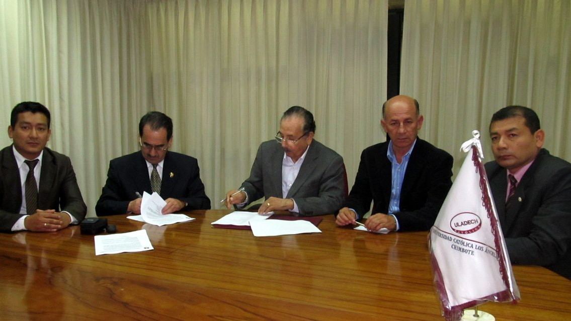 Uladech Católica transfiere tecnología a Universidad Católica de Cuenca
