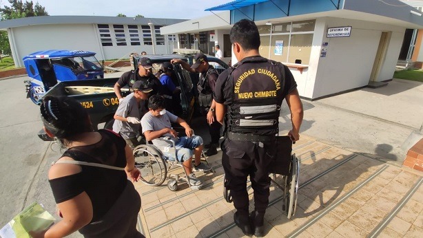 Dos heridos en violento choque entre un automóvil y una mototaxi en Nuevo Chimbote