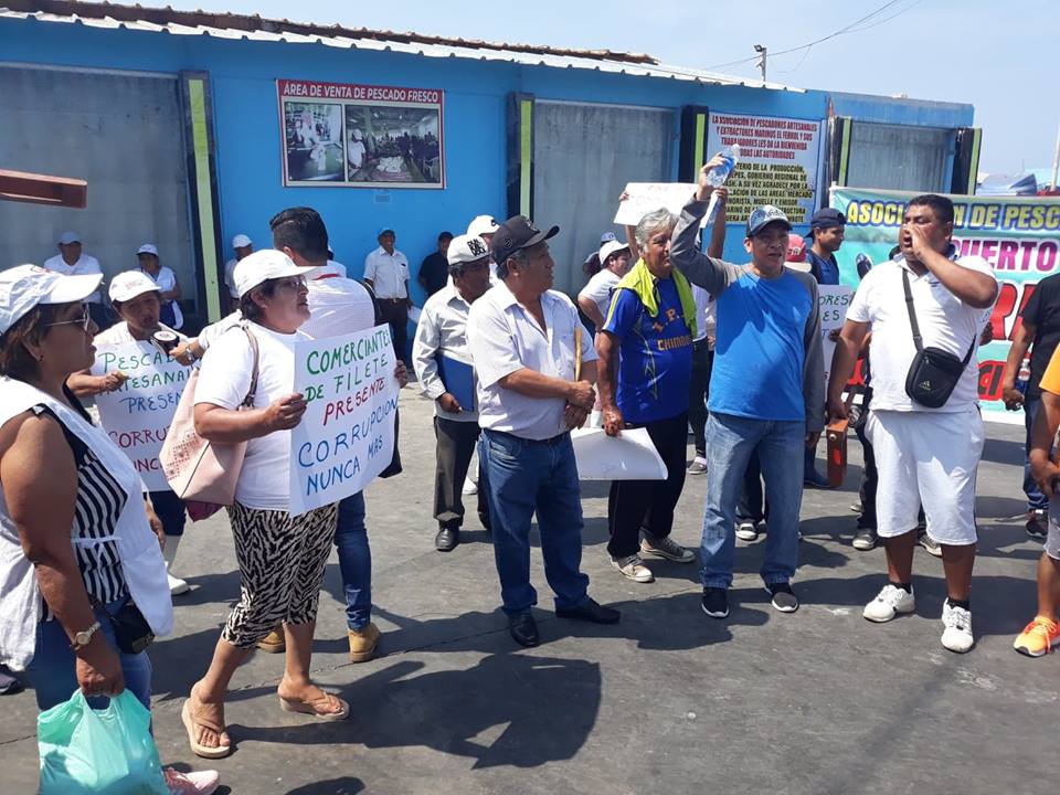 Trabajadores del DPA realizan plantón y se movilizan exigiendo salida del titular de la Direpro