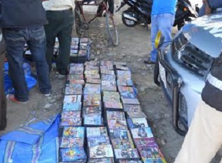 Policía y Fiscalía incautan 1,600 DVDs piratas que se vendían en el centro de Chimbote