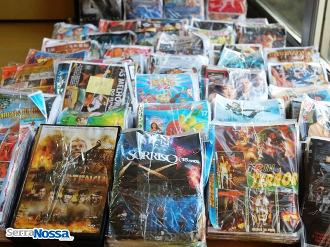Decomisan 12 mil 138 DVDs piratas ocasionando un daño económico de 273 mil soles en Chimbote
