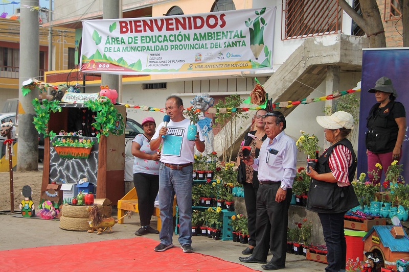 Chimbote: entregan 120 árboles a vecinos de "Antúnez de Mayolo" en el Día de la Educación Ambiental