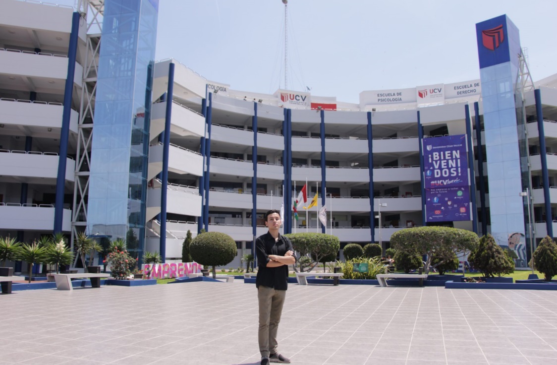 Egresado de Arquitectura de la UCV publicó libro sobre edificaciones restauradas