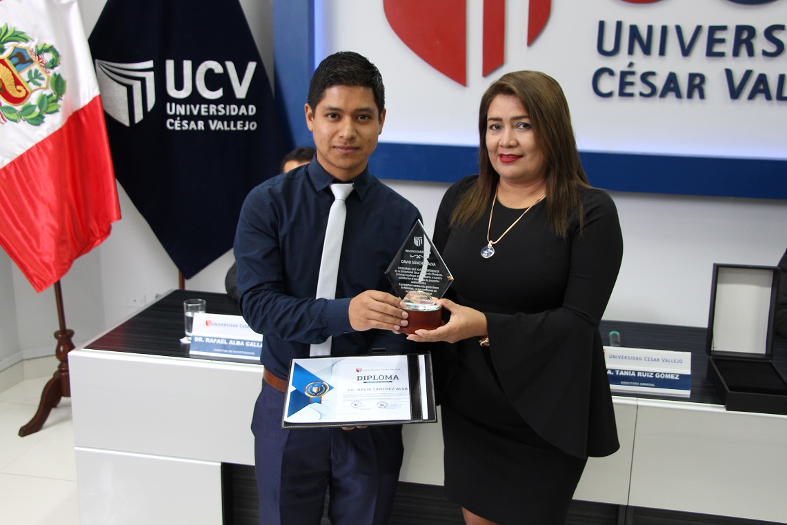 UCV reconoció a egresado David Sánchez premiado en IX Festival Internacional de Imagen en México