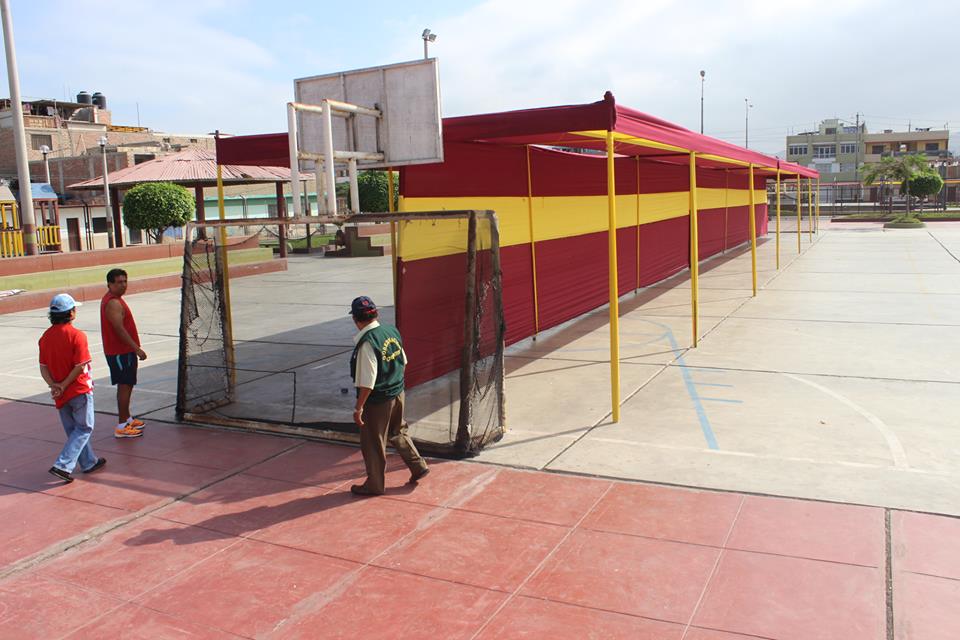 Chimbote: Moradores de “El Acero” fastidiado por instalación de feria en loza la zeta 