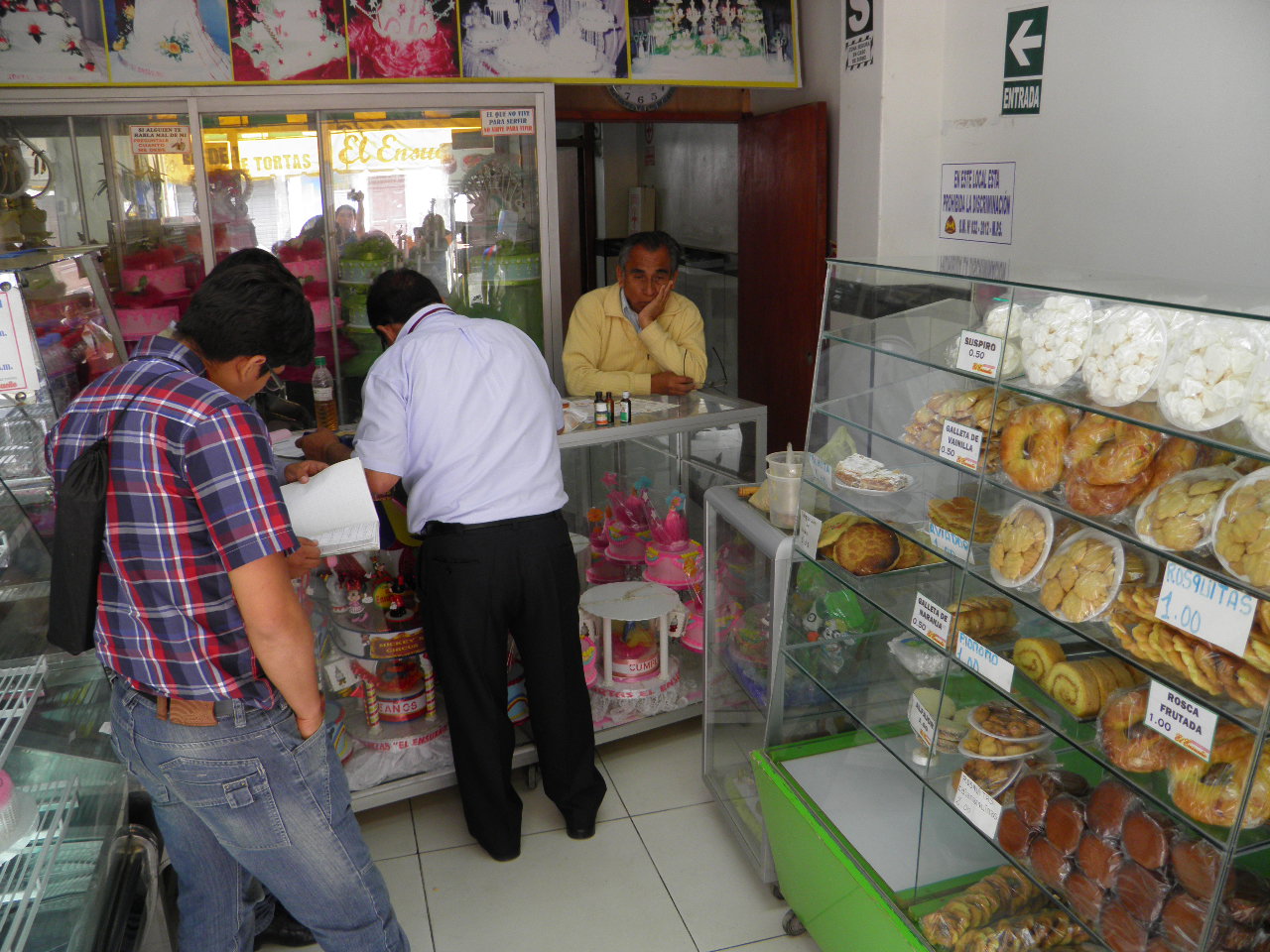 Chimbote: Multan a céntrica casa de tortas por utilizar insumos vencidos 