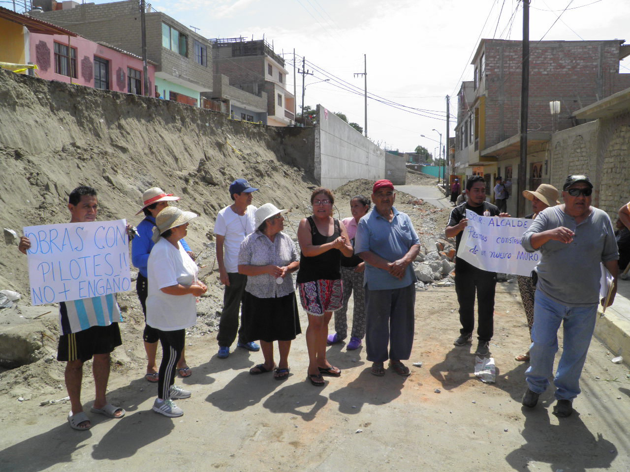 Chimbote: Moradores de “El Progreso” exigen reconstrucción total de muro de contención