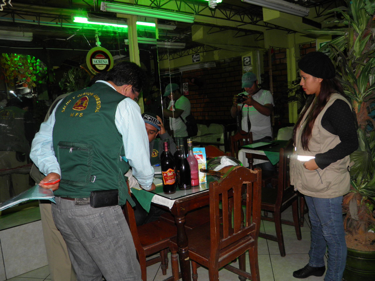 Chimbote: Incautan bebidas exóticas de restaurante por no contar con registro sanitario 