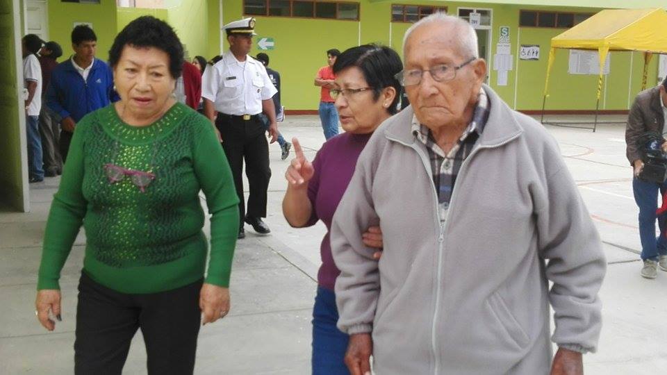 Pescador  de 100 años el elector más longevo de Chimbote y Áncash