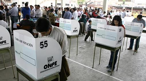 Más de ochocientos mil peruanos residentes en el extranjero sufragarán este domingo
