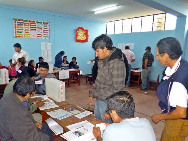 Existe desconfianza de electores en provincias a partidos tradicionales