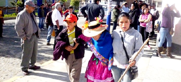 Con retraso se instalaron mesas de sufragio en Huaraz