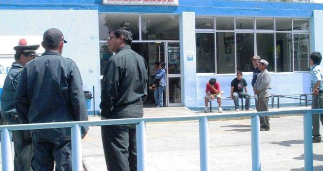 Adolescente fue acuchillado en el tórax y agresor escapó de la Policía en el distrito de Santa