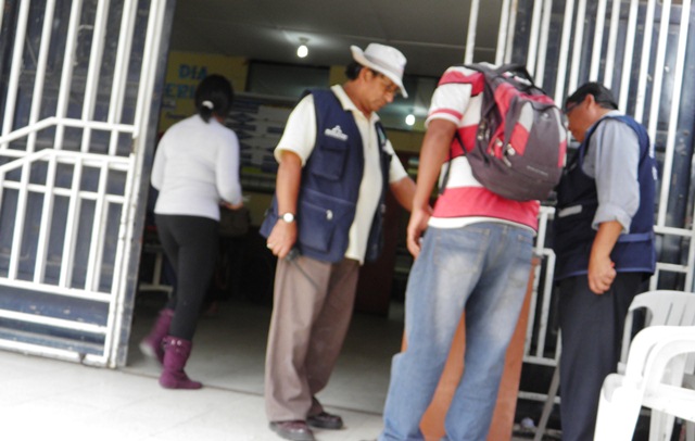 Violento sujeto desfigura el rostro de su pareja con una botella