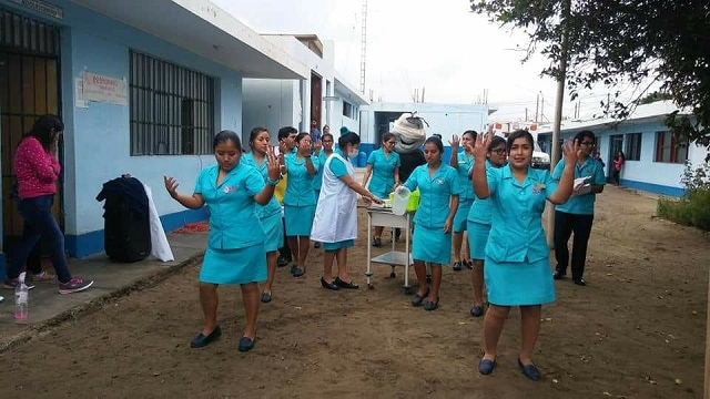 Enfermeras realizan baile coreográfico por el lavado de manos en distrito de Santa