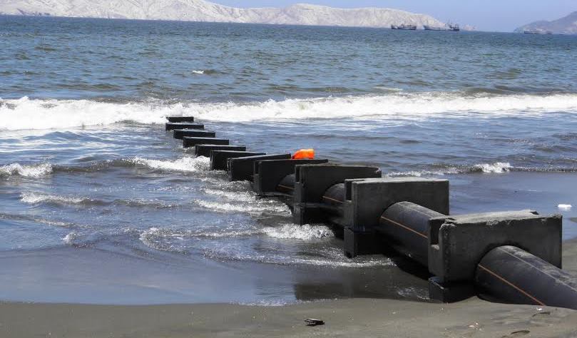 Instalan emisor submarino de más de 9 kilómetros de largo en el mar chimbotano