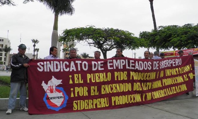 Empleados de Siderperú realizan plantón para no ser despedidos