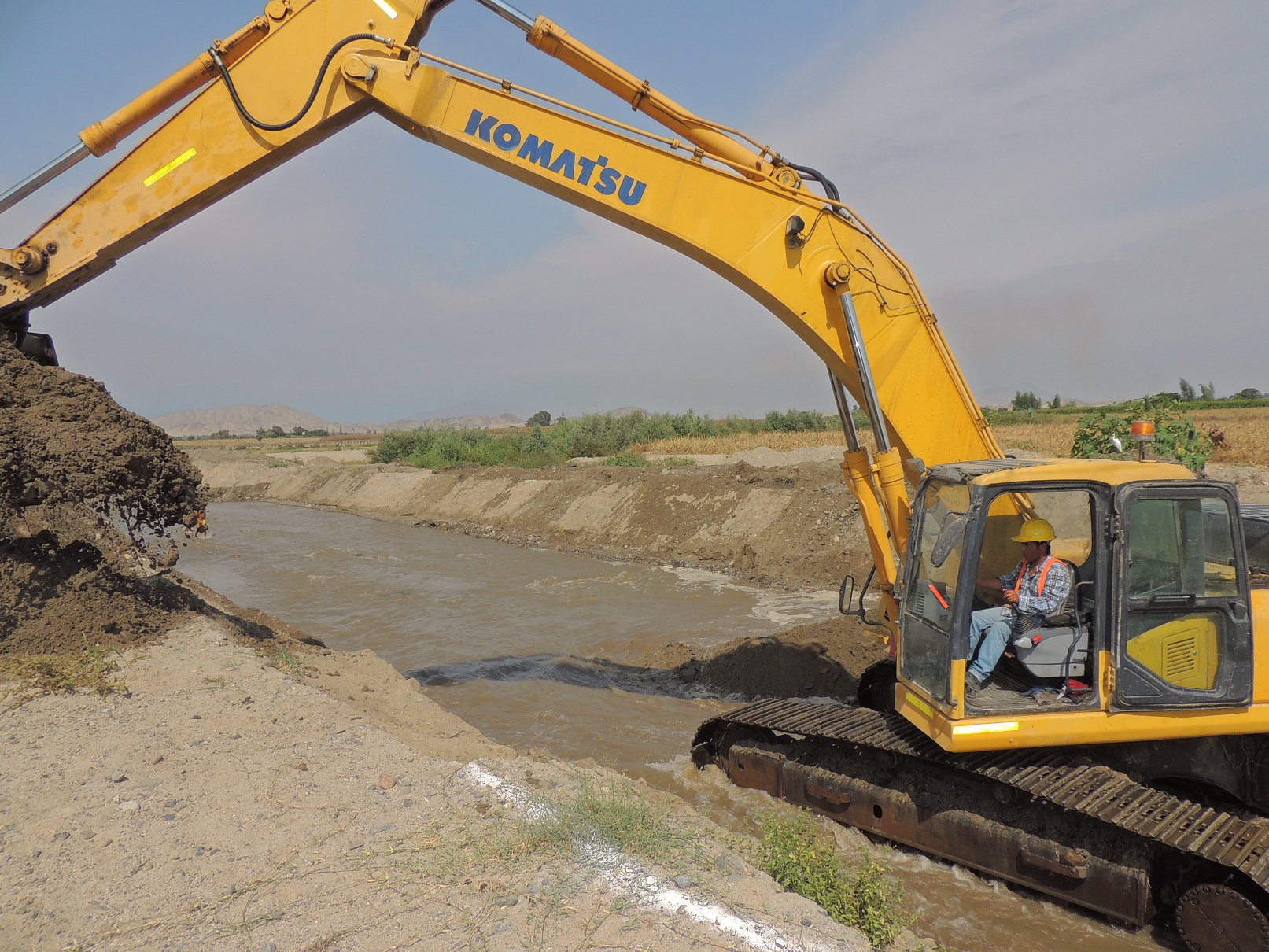 Agro Rural concluyó actividades de limpieza y encauzamiento del río Nepeña y dren Cascajal