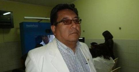 Ex director de Salud presenta medida cautelar y pretende reasumir el cargo