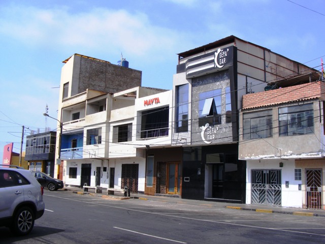 Chimbote: Joven resulta con el rostro ensangrentado en gresca en frontis de discoteca