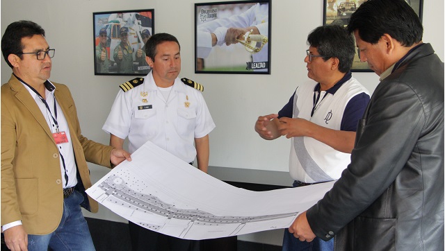 Autoridades municipales y de la Capitanía se reúnen por la construcción de la zona costera de Chimbote