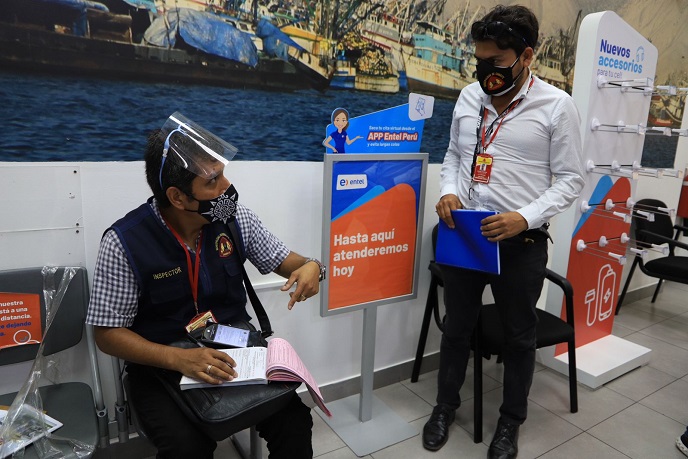 Municipio multó a empresa Entel Perú por no exhibir cartel que prohíbe discriminación
