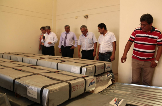 Entregan 6 mil calaminas para cinco distritos de la provincia del Santa