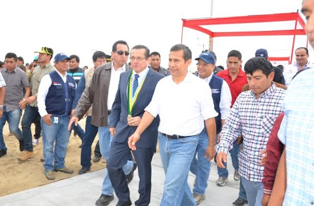 Humala recibió de manos de alcalde paquete de proyectos a favor de Nuevo Chimbote