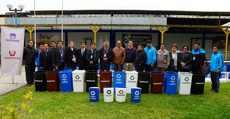 SiderPerú entrega kits para residuos sólidos a 20 colegios de Chimbote