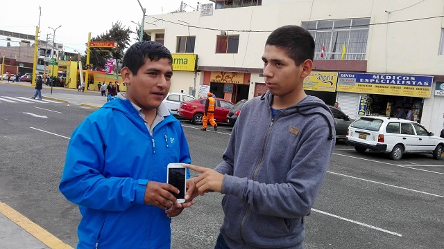 Joven policía devuelve celular valorizado en mil soles que se encontró en Nuevo Chimbote