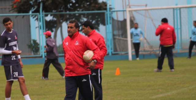 Piden a galvistas no pensar en arbitraje y concentrarse en partido ante Cienciano