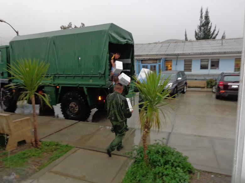 Hospital Víctor Ramos Guardia de Huaraz envía ayuda a personal del hospital de Huarmey        